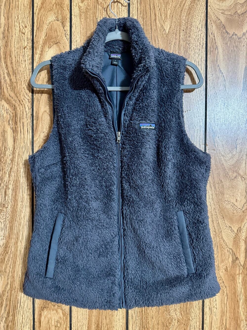 Gently Used Women’s Patagonia Grey Fleece Jacket Size Large Excellent